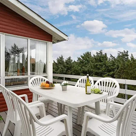 Taimi - 200m From The Sea By Interhome